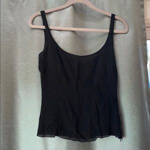 A-K-R-I-S black top